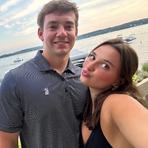 Meet your Posher, Francesca - Picture 1 of 1